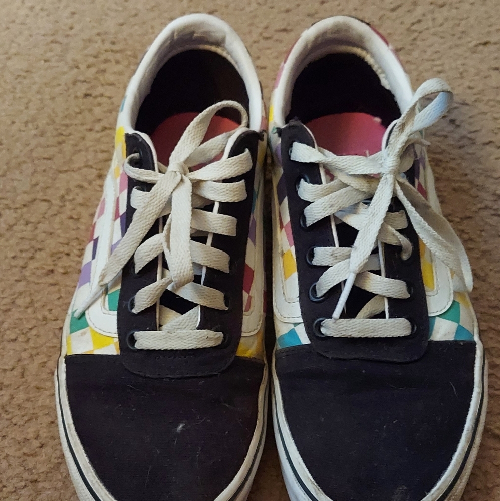 Rainbow checkered low Van's shoes women's 7.5